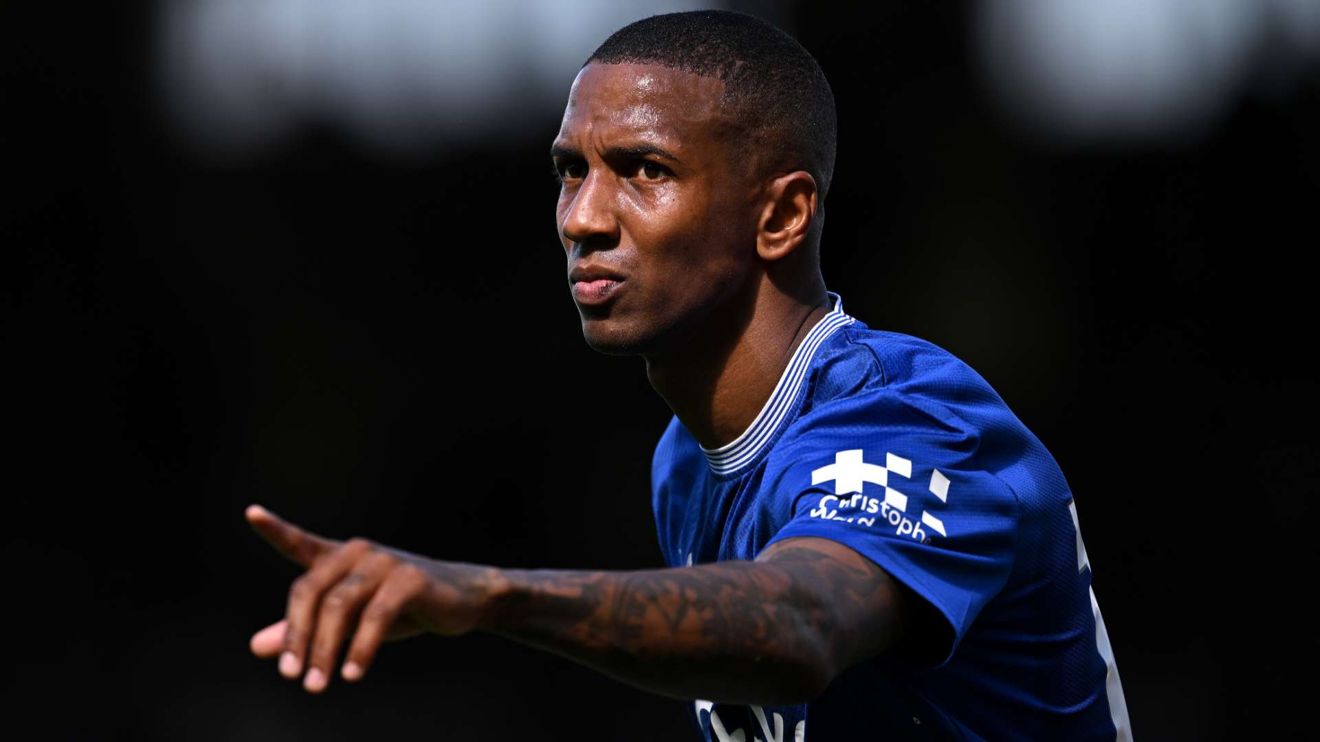 Man Utd PL title winner backed to ‘probably choose Wrexham’