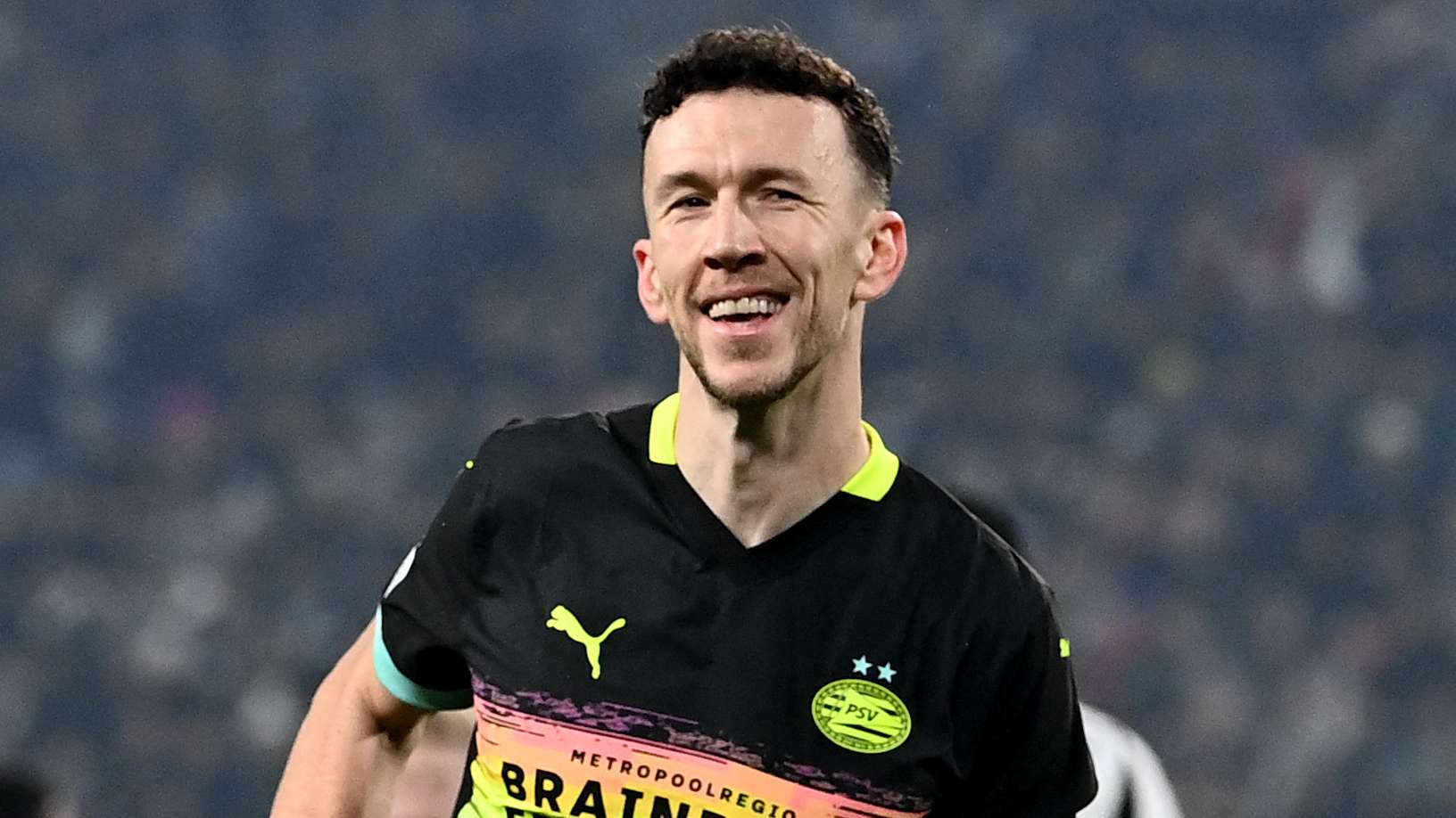 PSV ផ្តល់ជូនអ្នកលេង Perisic កិច្ចសន្យាថ្មី ក្នុងពេលដែលមានការភ្ជាប់ជាមួយ Barcelona។