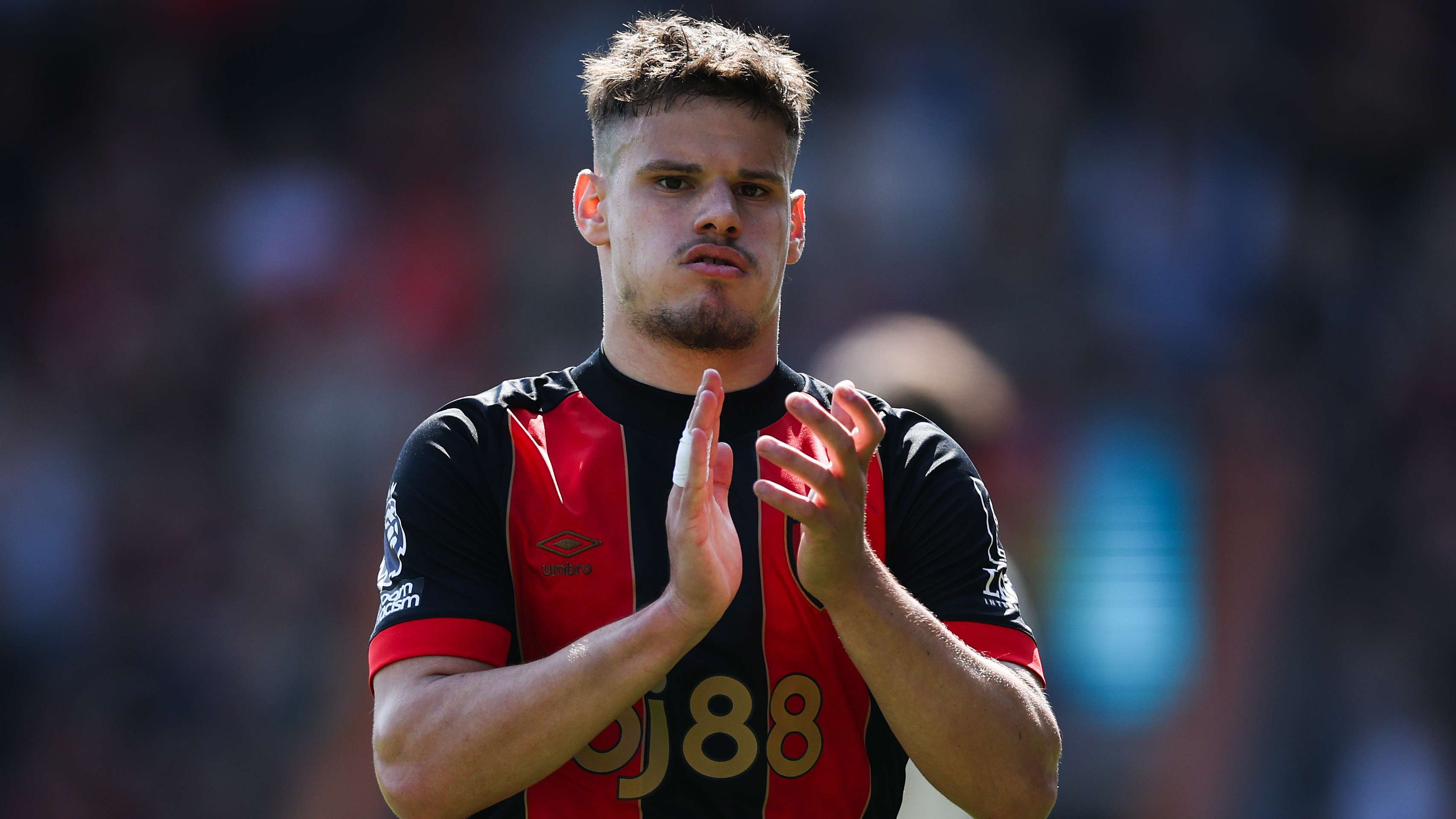 កេរិចខ្សែប្រចាំក្រុមអាយ៉ងវ៉ាតហ្វដ៍រួចរាល់សម្រាប់ការពិនិត្យសុខភាពជាមួយលីវ៉ារពូល ក្រោយក្រុមក្លាយជាអ្នកឈ្នះក្នុងការចរចាថ្លៃដើម ៤០លានផោន។