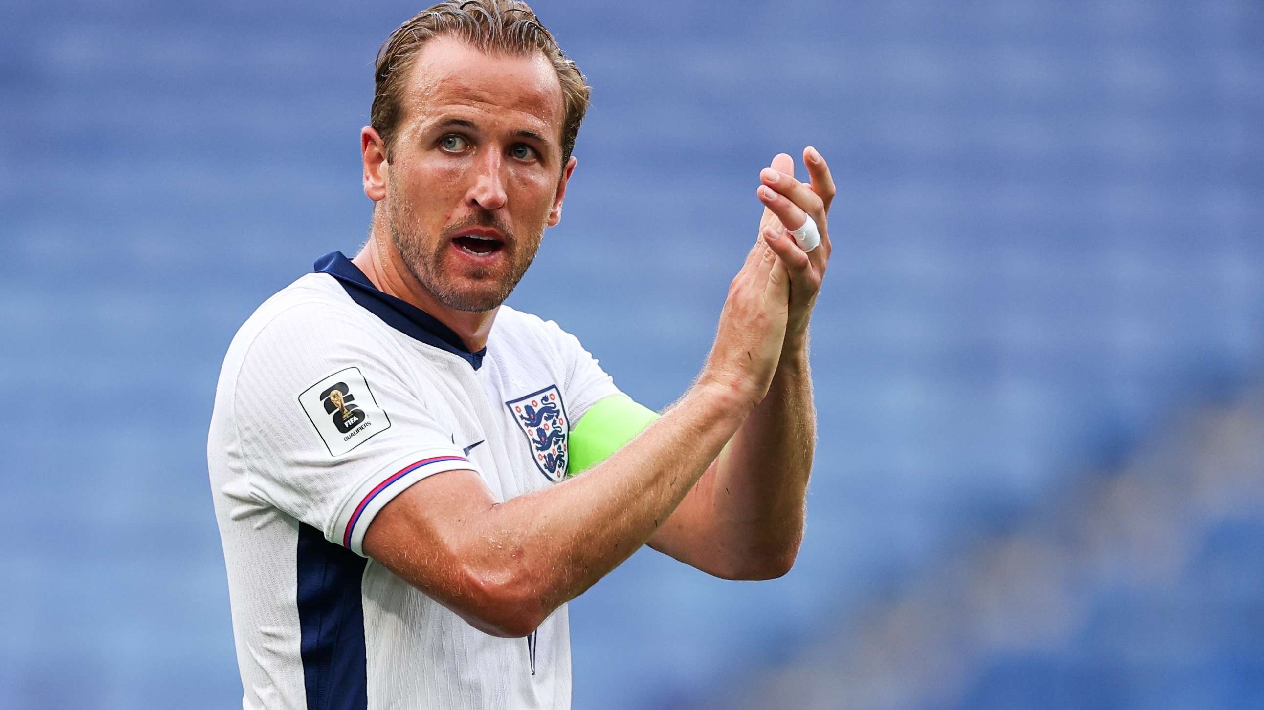 “គួរឲ្យស្តាយ” – ខេនមិនសប្បាយចិត្តជាមួយធុចែលទេ។