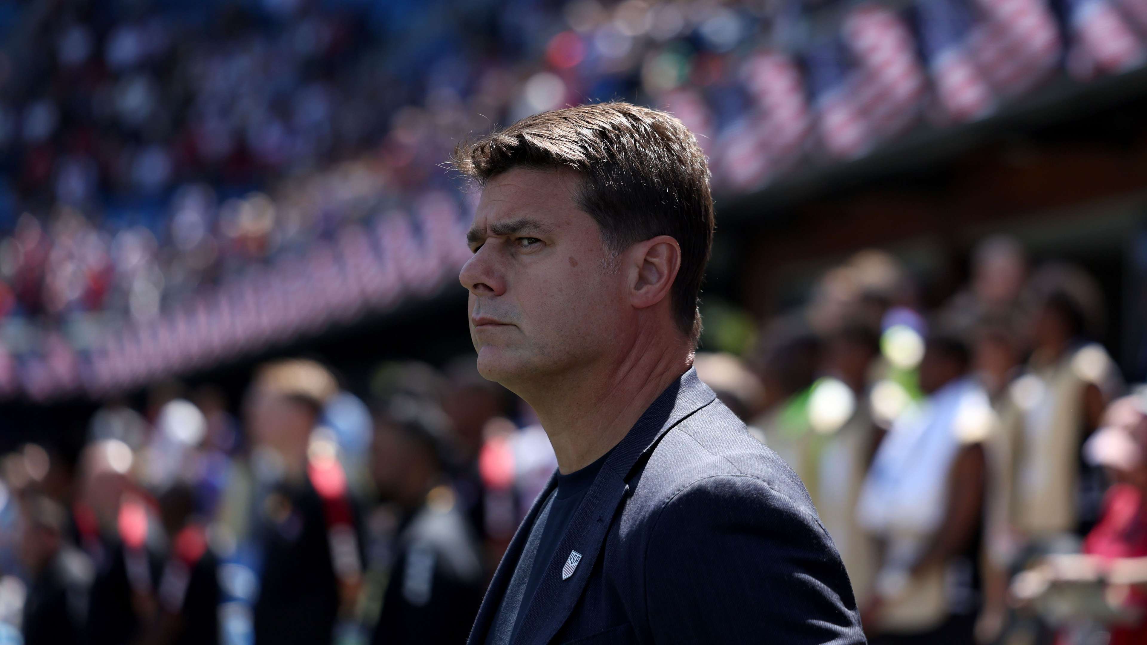 អាម៉ាស់គូសបញ្ជាក់ពីសារៈសំខាន់នៃទំនាក់ទំនងរវាងផូឆេទីណូ និងភូលីស៊ីក។