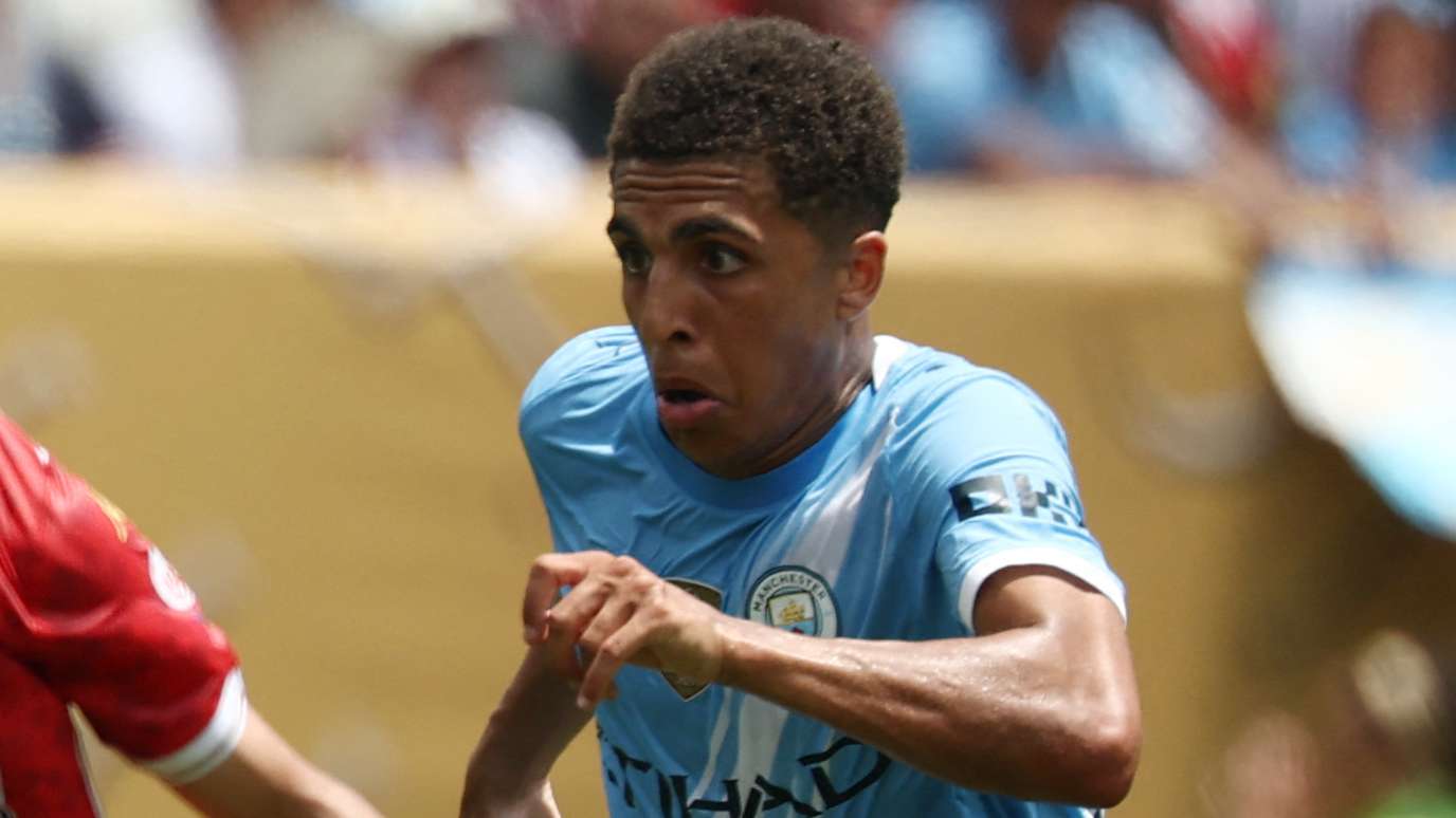 តារាក្លឹប Man City ឈ្មោះ Lewis ត្រូវផ្អាកចូលរួមប្រកួត ៣ ម៉ាត់ក្នុងពានពិភពក្លឹប។