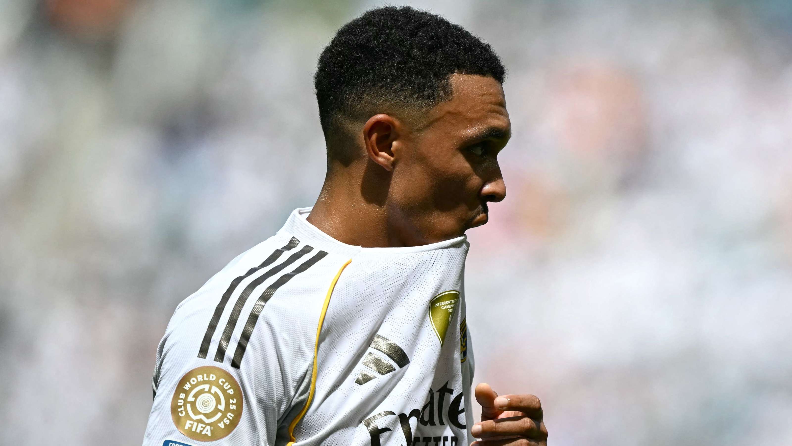 📽️ | ឃ្លាប់ឃើញកំហុសក្នុងការចាប់ផ្តើមប្រកួតជាមួយម៉ាឌ្រិត តែមិនត្រូវគេដាក់ទណ្ឌកម្មនៅពានពិភពក្លឹប