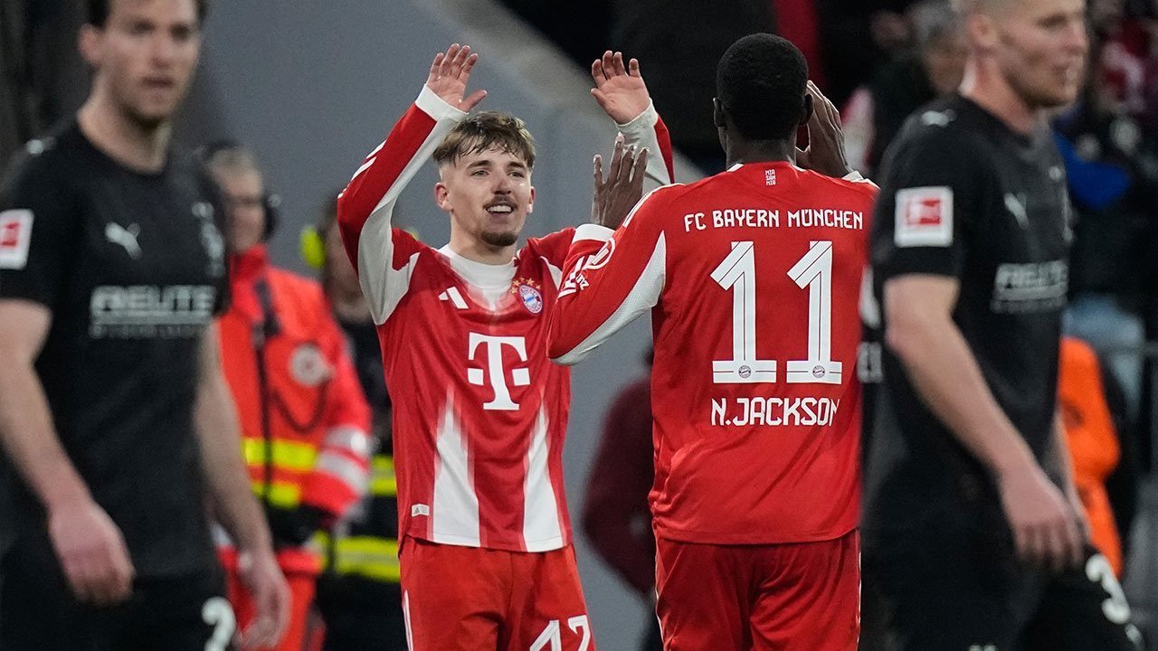 ការប៉ារ៉ូស៊ីប្រមួលគ្រាន់ស៊ូហ្គេនាធាតូនះហ្មេេនិន្ជិតគ្រិនសមាគរ: ឃេណិសាបង្គចូបកម្ជិតជ្វិរសាកាដាជូភីញ

Paraphrased: “Kane Ready to Lead Attack in Atalanta vs Bayern Munchen Champions League Match: Predicted Starting Lineup”