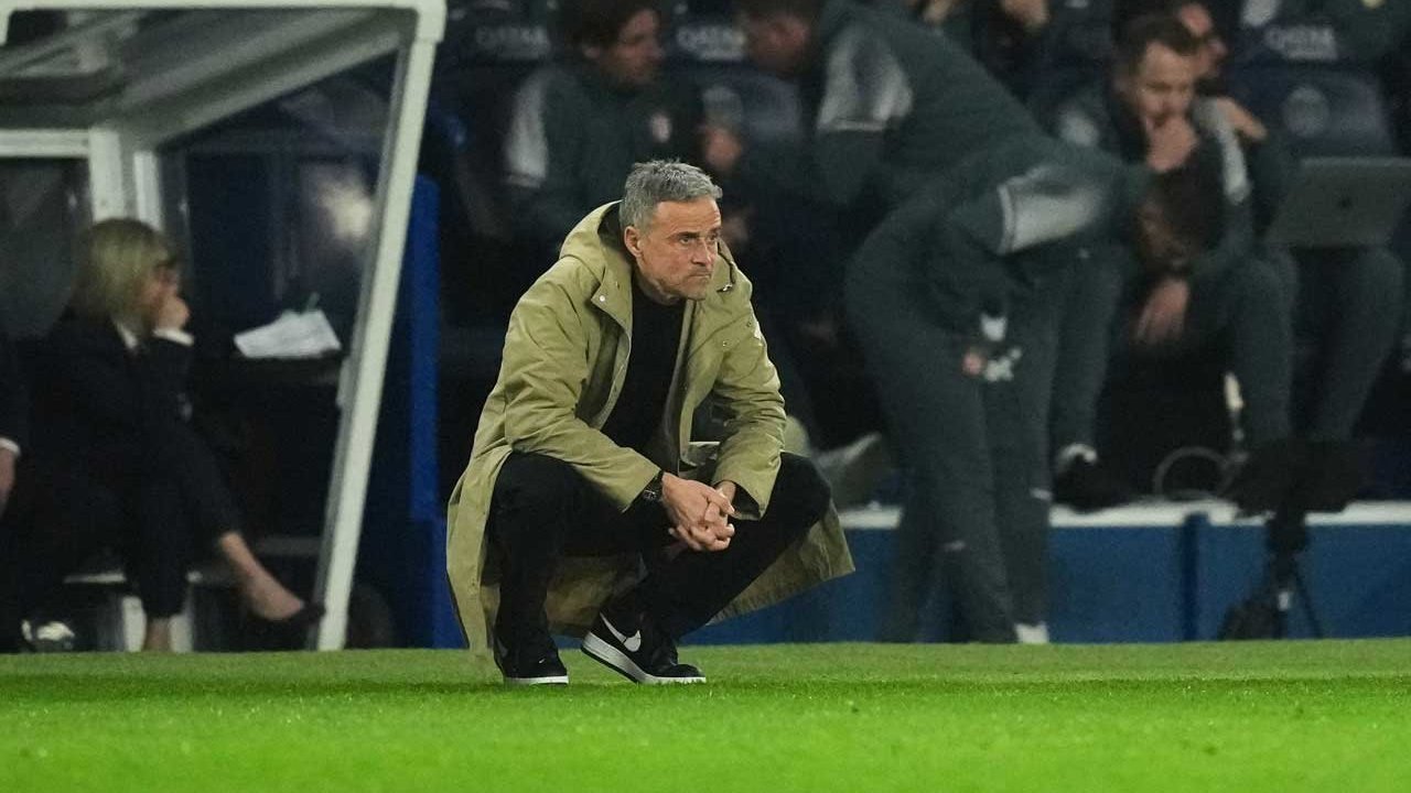 ការព្រមានការប្រទេស PSG បាន Chelsea 12 មីនា 2026
Paraphrased: “ការព្រមានការប្រទេស PSG បាន Chelsea 12 មីនា 2026: ការប្រទេសចុះចោទសម្រាប់ការប្រទេសស្រាប់”