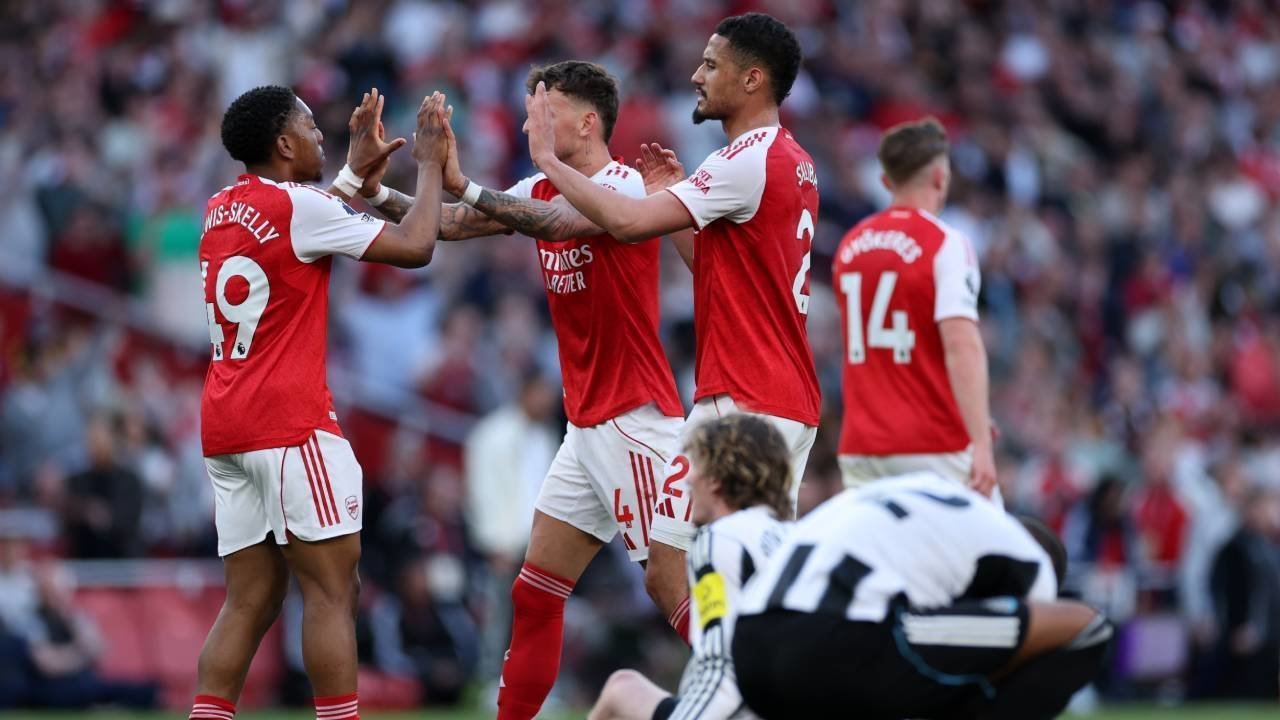 ការព្រឹតប្រហាក់តំរូវរបួស Man United: Arsenal ជាតមួយ​នៅឡើងសមុទ្ធវិរៈកាត់, ពាក់ព័ន្ធលិប្បកររបួសតោះ

Prediction of Man United Legends: Arsenal Stuck at Atletico, Champions League is Just a Dream

(មានលក្ខខណ្ឌចង្អឹងនានាត)